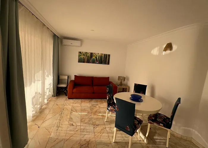 Aquamarina Apartment